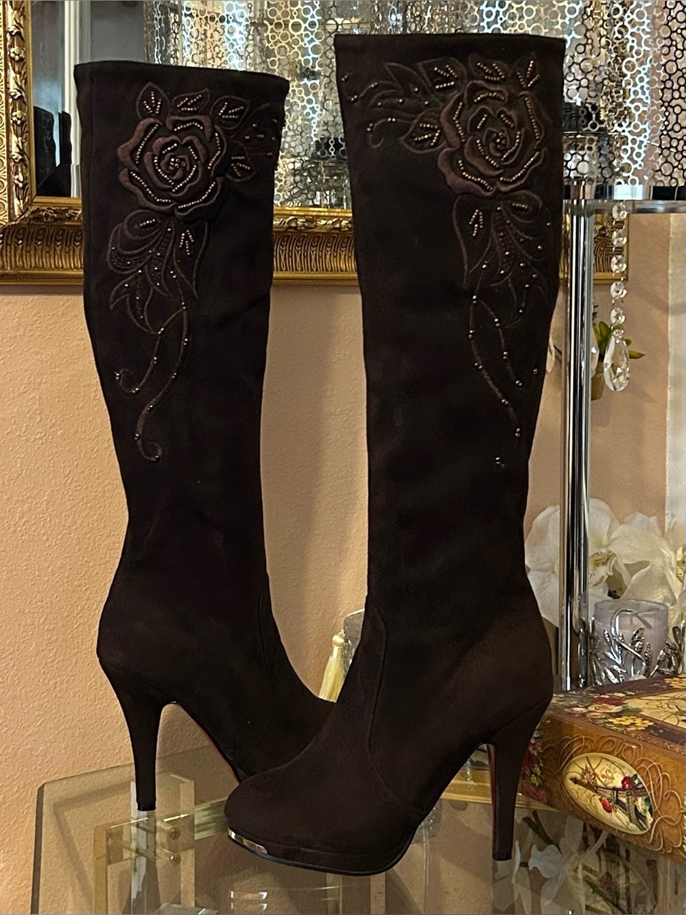 Never Worn * Brown Floral Rose Embroidered Knee High Heeled Boots